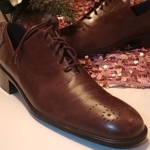 Stuart Weitzman Heeled Loafer, Size 8AAA (narrow feet)